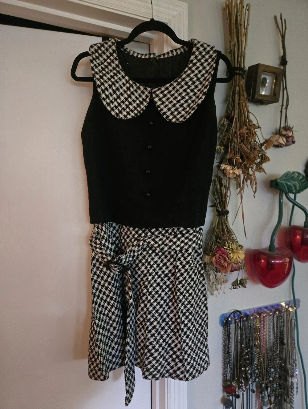 Vintage 1960s Drop Waist Tweed Houndstooth Collar Dress - Picture 10 of 10